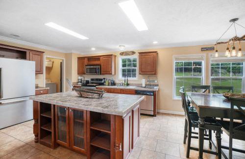 Lakefront Retreat w Dock Boat Rental and Views - Foto 12