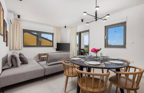 Apartmani Vila Mara M 4 heated pool and whirpool - Foto 19