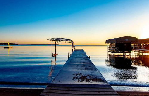 Dog Friendly Leech Lake Home w Perfect Beach Garage Boat Lift - Foto 15