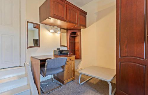 Spacious 3BR House -Sleeps 7 - Contractor Friendly - Foto 44