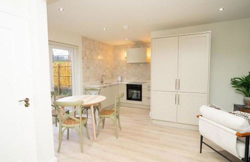 Spacious Family Stay Near the City - Foto 8