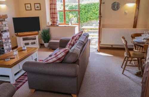 Danby Cottage - Photo 6