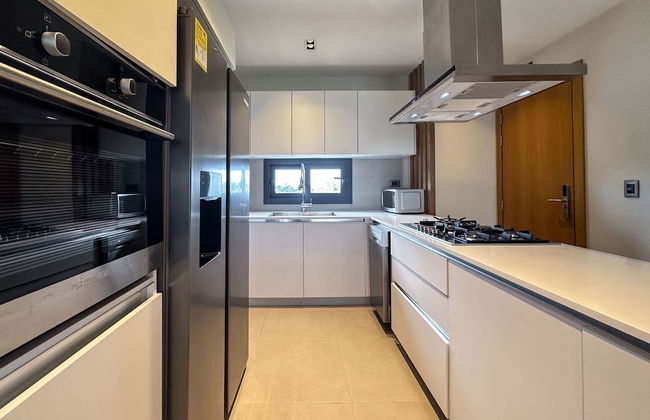 4 Bedroom Beach Penthouse w Private Rooftop - Foto 6