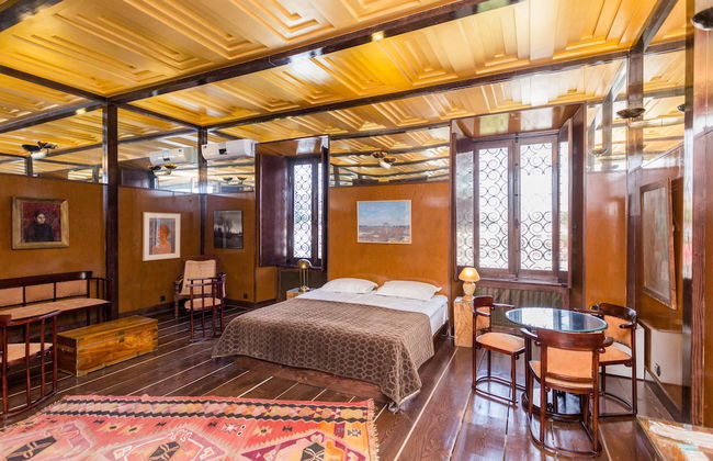 Castle in Old Town - Photo 37