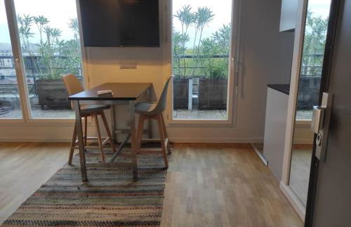 Studio avec terrasse proche des transports. - Foto 9