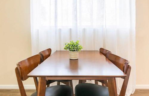 5 bedrooms with 4 Full Bath Fire Pit BBQ and Plush Amen on 1 2 acre - Photo 14