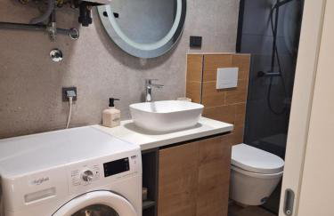 City heaven,self check in, with free parking - Foto 40