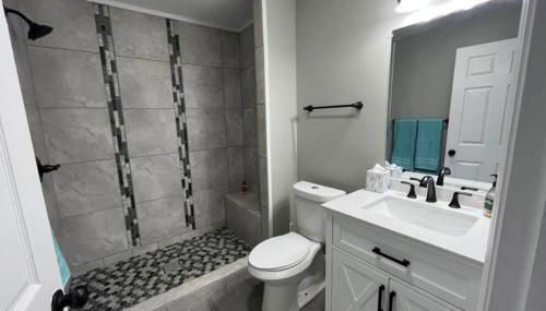 Modern 3BR Home near Raleigh and RTP, EV Charger and Arcade - Foto 4