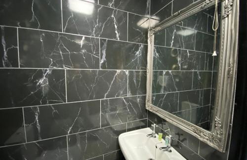 Hunters Hideaway Lodge - Private Hot Tub - Infrared Sauna - Dog Friendly - Foto 15