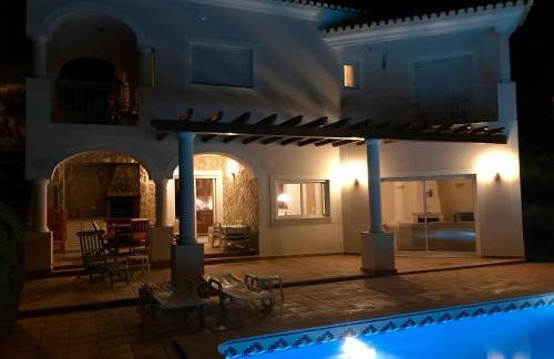 Lovely Burgau villa just 3 mins walk from beach - Foto 10