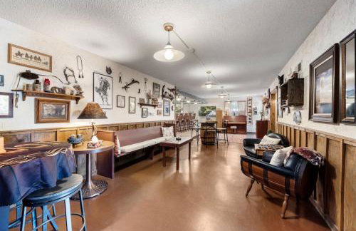 Pine Nest Retreat Saloon and Scenic Views - Foto 23