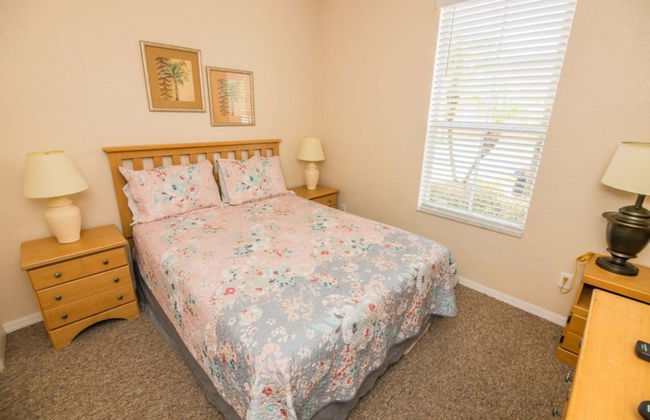 Lynval's Regal Palms Resort Townhome - Photo 10