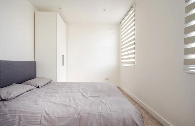 Brand New Luxury Self Contained Flat - Photo 2