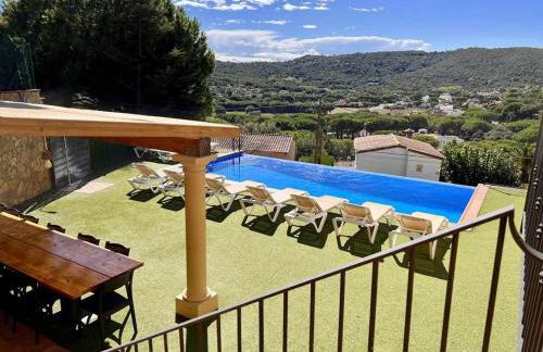 Casa Mas Ambros con piscina desbordante - Foto 7