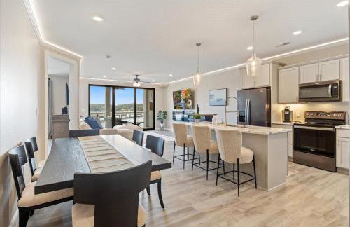 Lakefront Topsider Condo w/ Boat Slip, 2 Pools & Large Deck - Foto 8