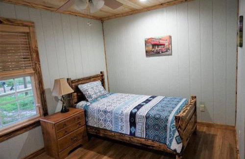 Toledo Queen Lakefront Custom 4 BR Home, Boathouse - Foto 29