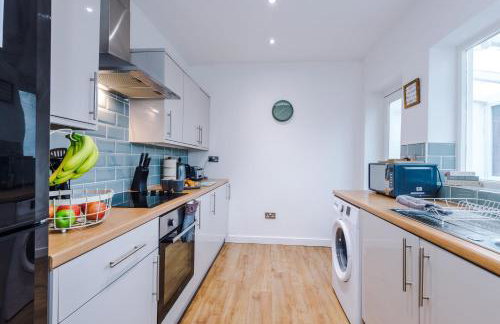 3BR Home Sleeps 6 Perfect for Short and Long Term Stays - Foto 8