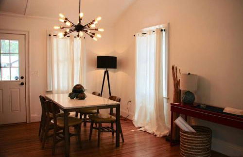 Charming Urban Retreat - Cozy Cottage in Charlotte - Foto 7