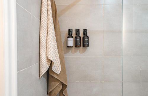 Barcelona Stadium Luxury Apartment - Photo 21