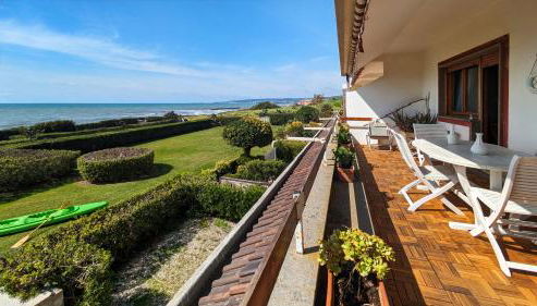 CASASANTOSA un tuffo in mare e sport - Foto 2