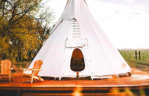 Cozy and Authentic Tipi Rental on Working Horse Ranch near Denver, Colorado - Foto 1
