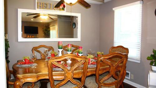 Cozy, Relaxing 4-Bedroom House in Forest Park - Foto 2