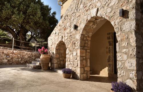 Dounias Village Home - Traditional Architecture & Modern Luxury, by ZanteWize - Photo 36