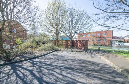 Modern Two Bedroom House with Parking - Foto 27