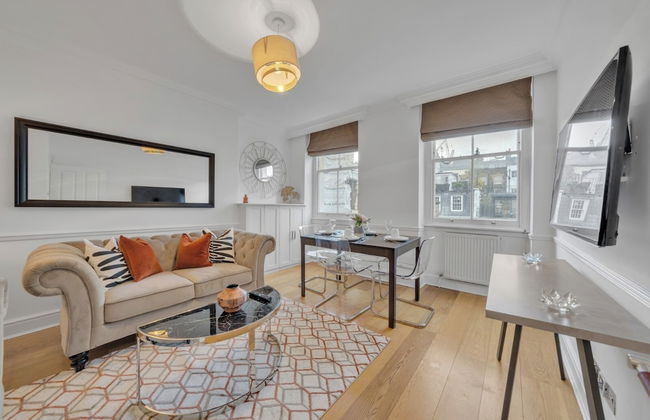 The Hertford Boutique - Photo 53