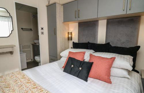 The Hideout - Photo 20