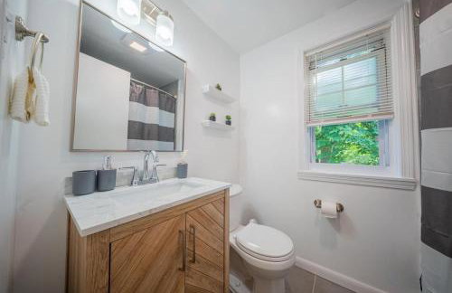 Newly Renovated Townhouse on a Tranquil Street - Foto 27