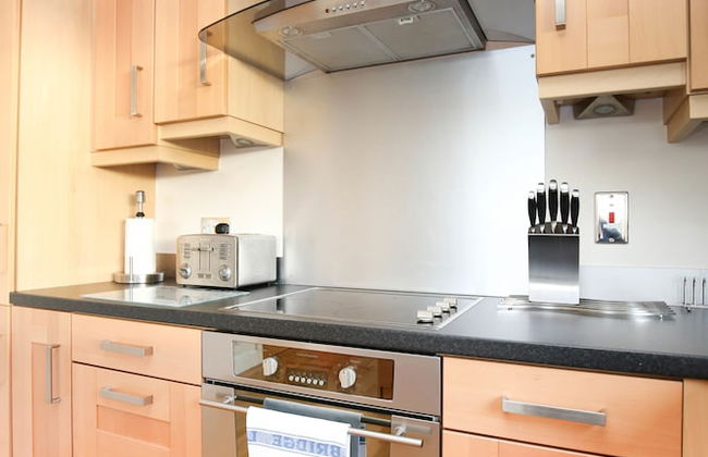 Fenwick Chambers - By Week2Week - Photo 8