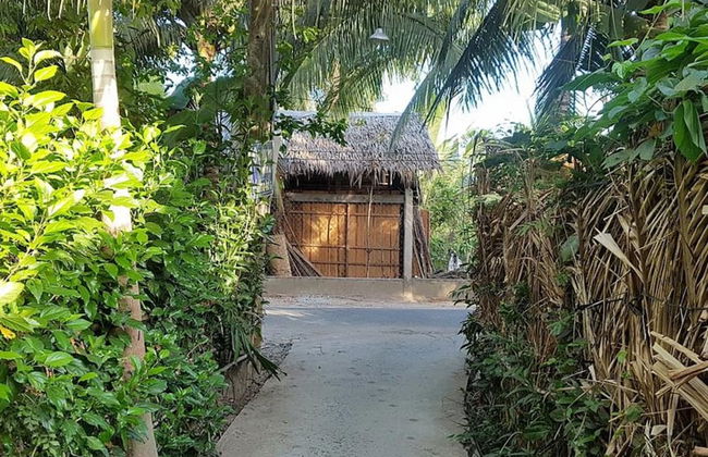 Peaceful Homestay in the Middle of Fruit Garden - Room With Four Double Beds - Foto 28