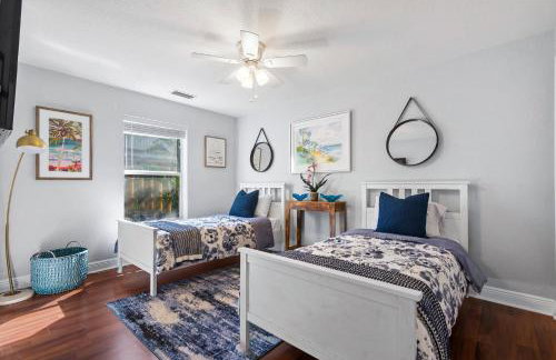 Modern 4BR Getaway Pet Friendly Outdoor Lounge - Foto 8