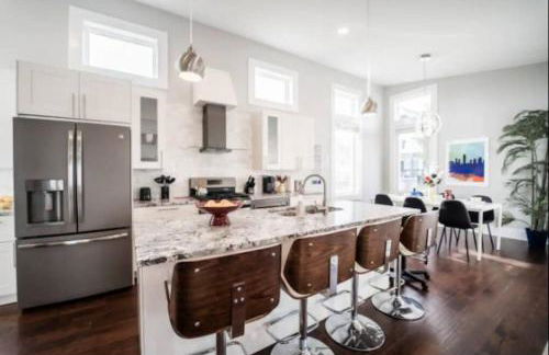 Luxury w/SoakTub* King with 3BR - Foto 4