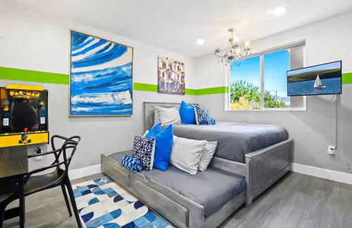 C- Vibrant and Glam NoHo Pad near U-Studios and H-Sign - Foto 25