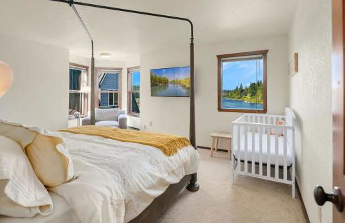 European White Castle on Lake Desire Private Dock - Foto 29