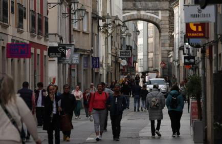 Apartamento DENTRO DE MURALLA y PARKING GRATUITO en pleno centro - Foto 5