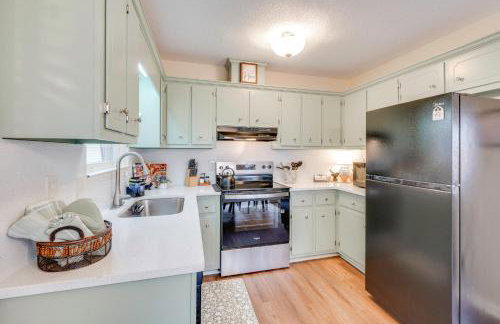 Petals and Pillows Getaway 1 Mi to Dtwn Wendell! - Foto 4