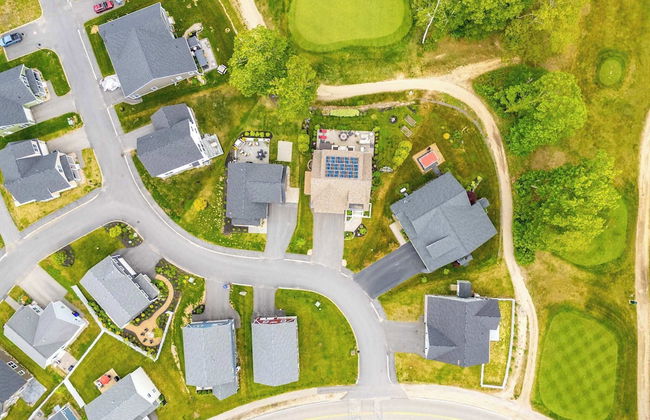 Golf-front Personal Arcade Hot tub Outdoor Kitchen - Photo 61