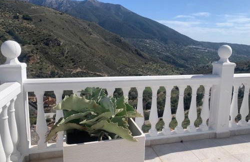 3 bedroom holiday home Alcaucin with private pool and mountain view - Photo 12