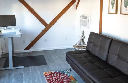 Pool! Quite, Private, remodeled home on the hill - Foto 2