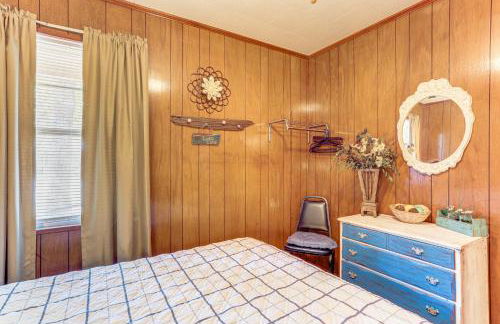 Shared Dock and Yard Greers Ferry Lake Home! - Foto 13