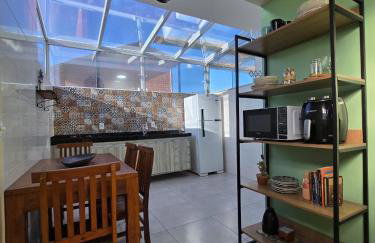 Apartamento a 250 metros da Praia do Sapê e Maranduba - Piscina e Ar condicionado - Foto 3