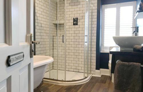 Emerson House, dog friendly with log burner close to waters edge and harbour - Photo 34