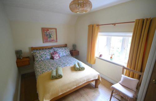 3-bedroom cottage set in a large enclosed garden - Foto 13