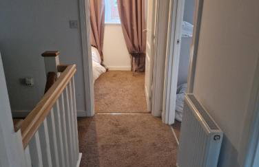 Well Furnished 3 Bedroom House in a cosy estate in Bolton - Foto 5