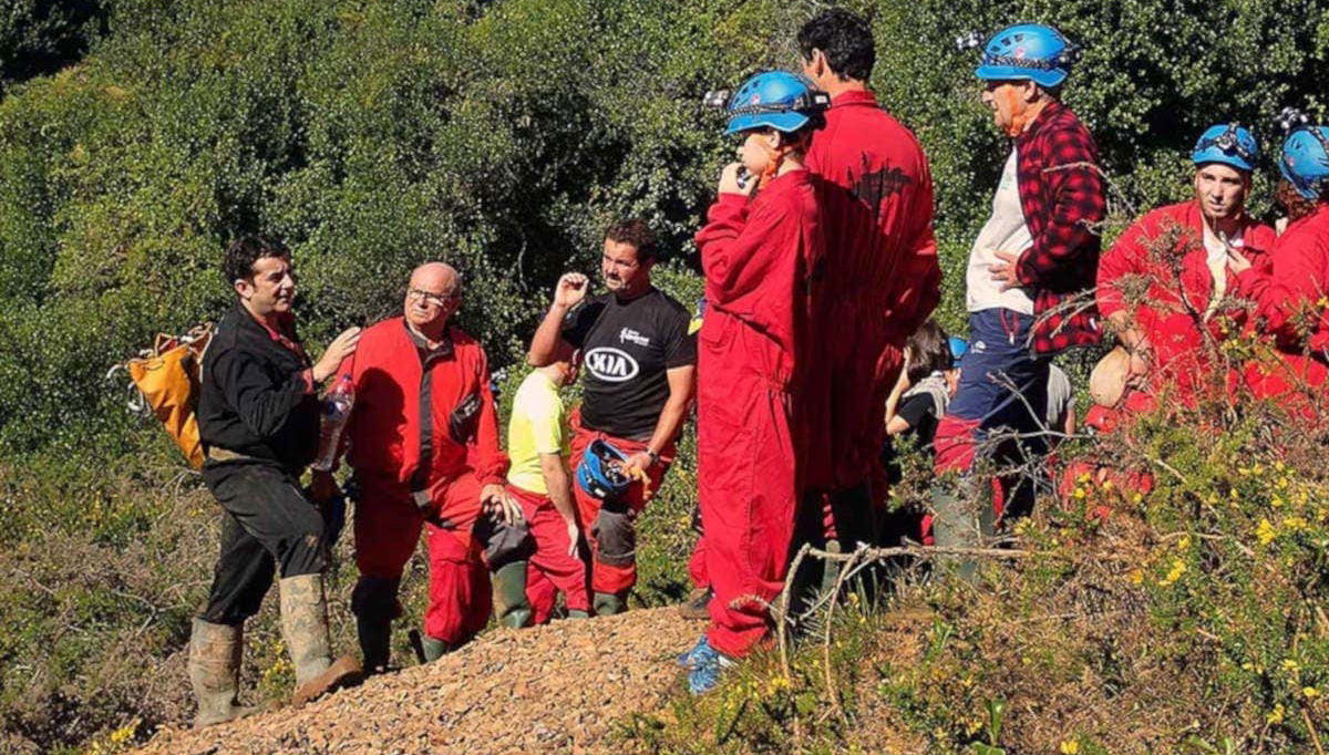 Prima di entrare nelle grotte
