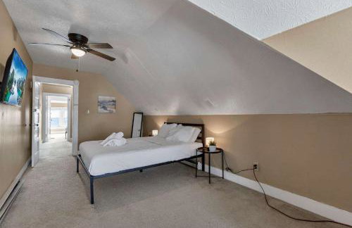 Your Central Columbus Retreat Awaits 5 BR 2 Bath - Foto 31