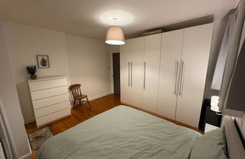 Stirling Haven: Charming 3B Apt in City Centre - Photo 7